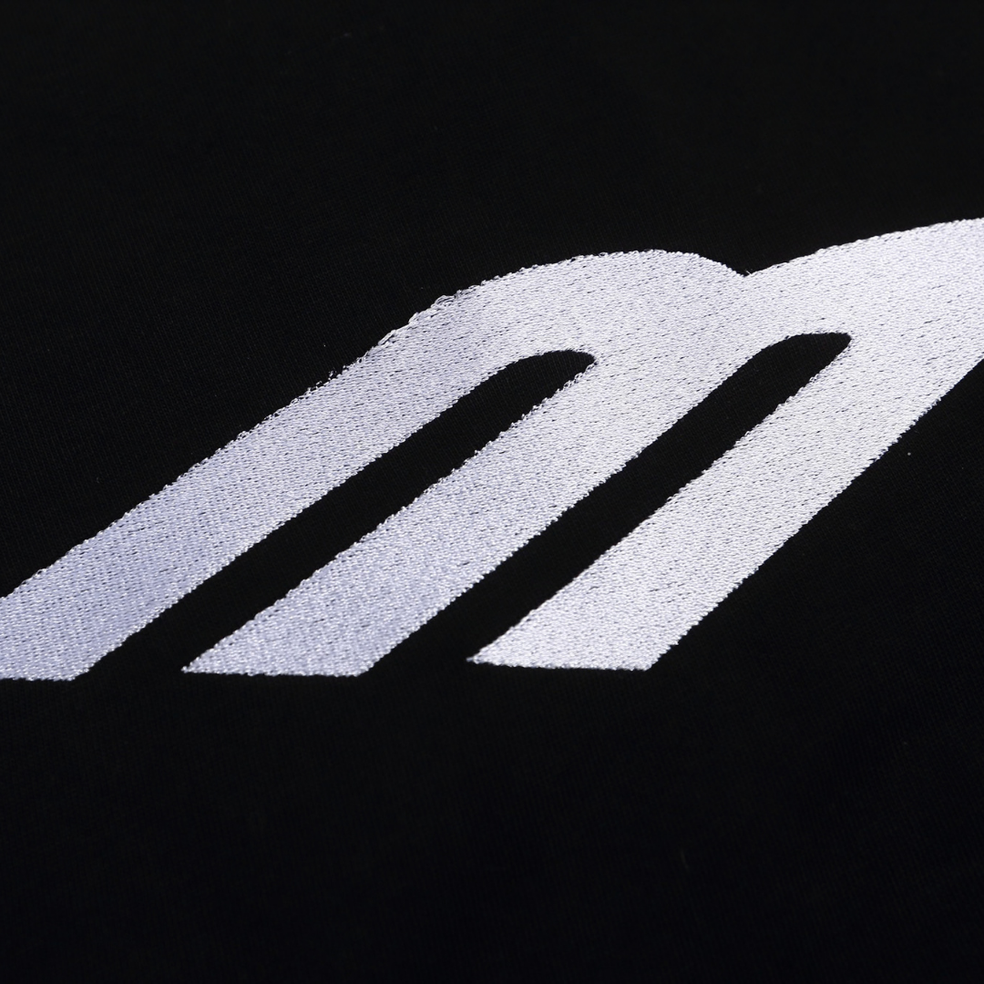BB Graphic Logo T-shirt