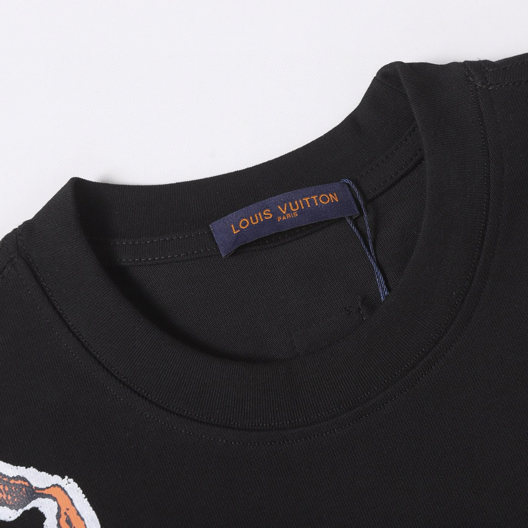 Lv Graphic T-shirt