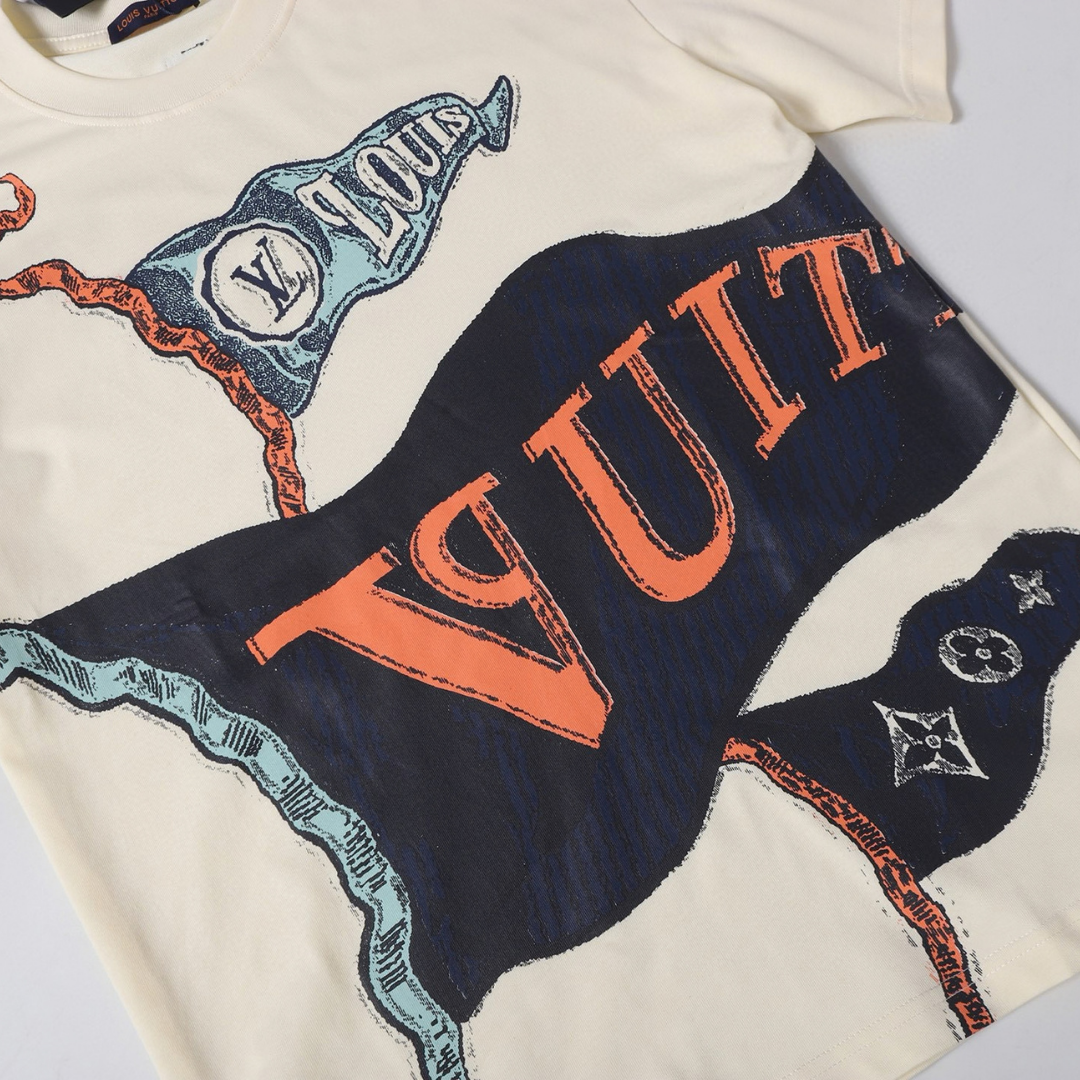 Lv Graphic T-shirt