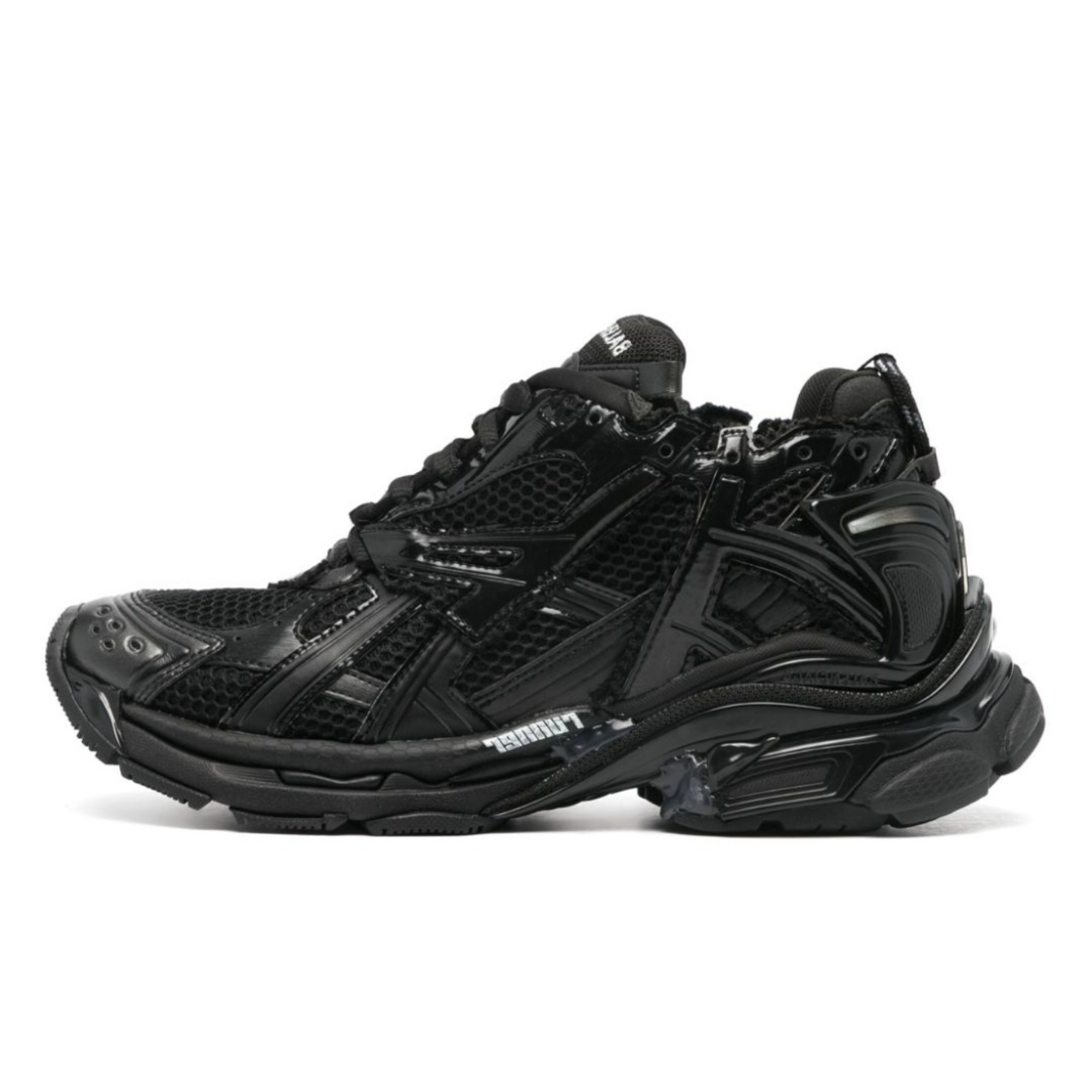 Track Runner Black