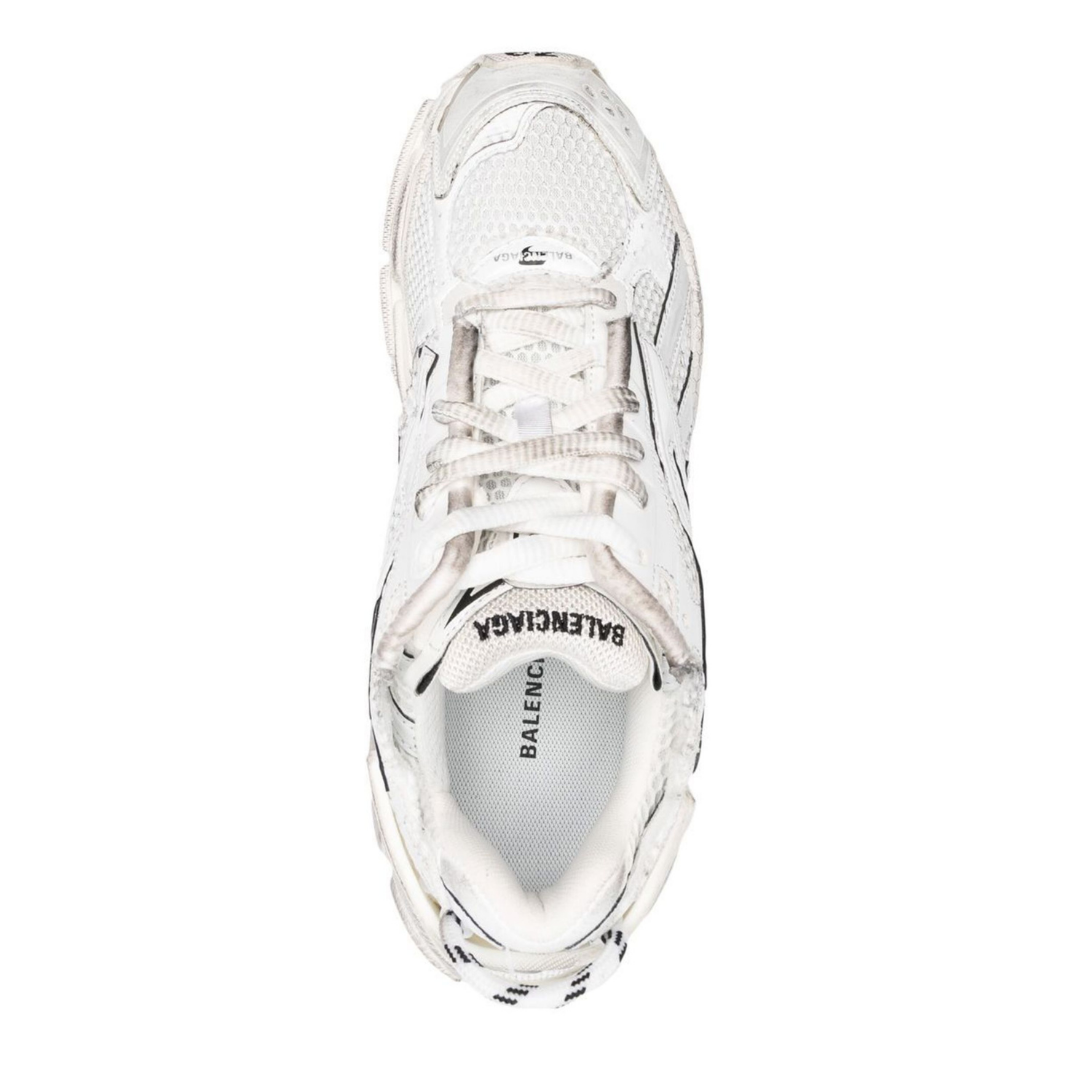 Track Runner White